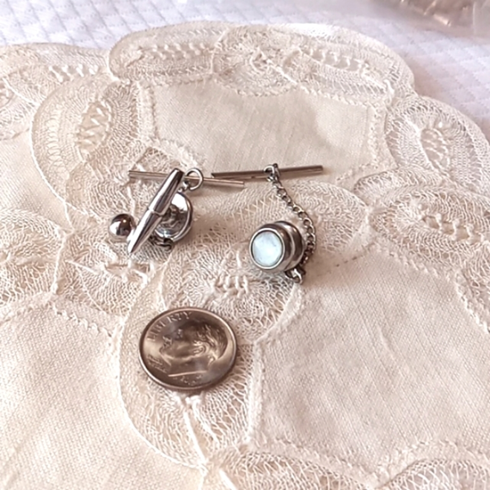 VTG Tie Clips, Silver Tone-Mother of Pearl, and Abstract Design - Picture 3 of 4